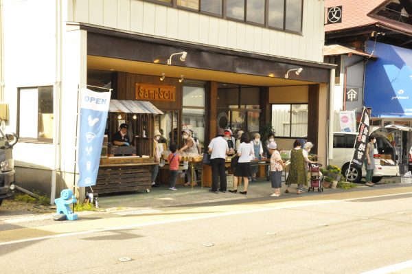 夕市の様子1