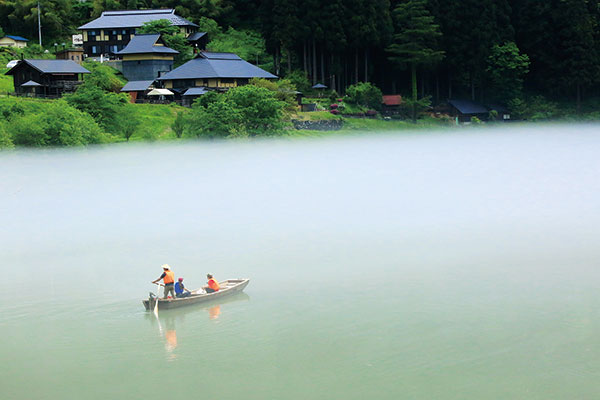 早戸温泉つるの湯・霧幻峡の渡し1