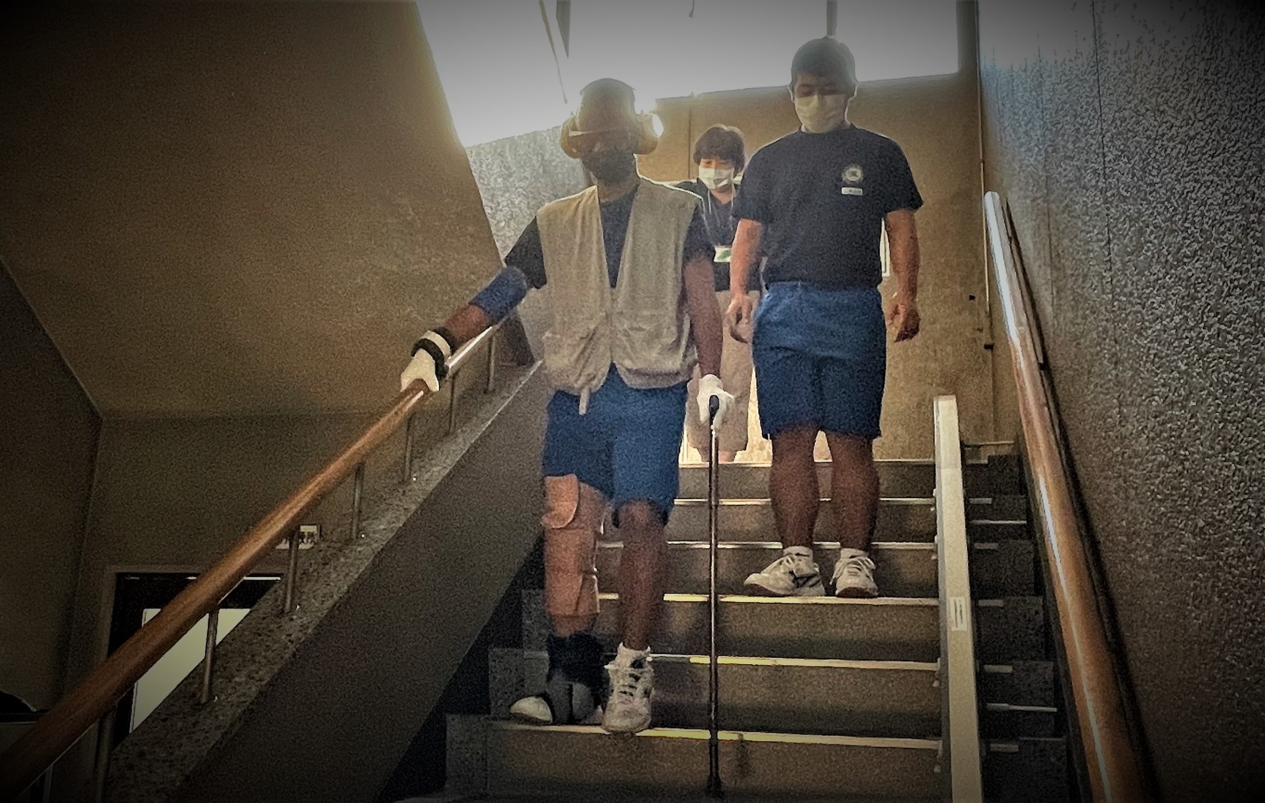 高齢者疑似体験の様子2