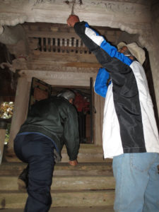 西方・伊夜彦神社本殿の写真