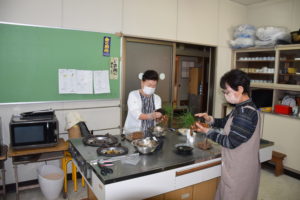 こけ玉教室の様子2