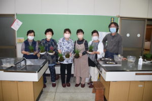 全員で写真撮影した様子