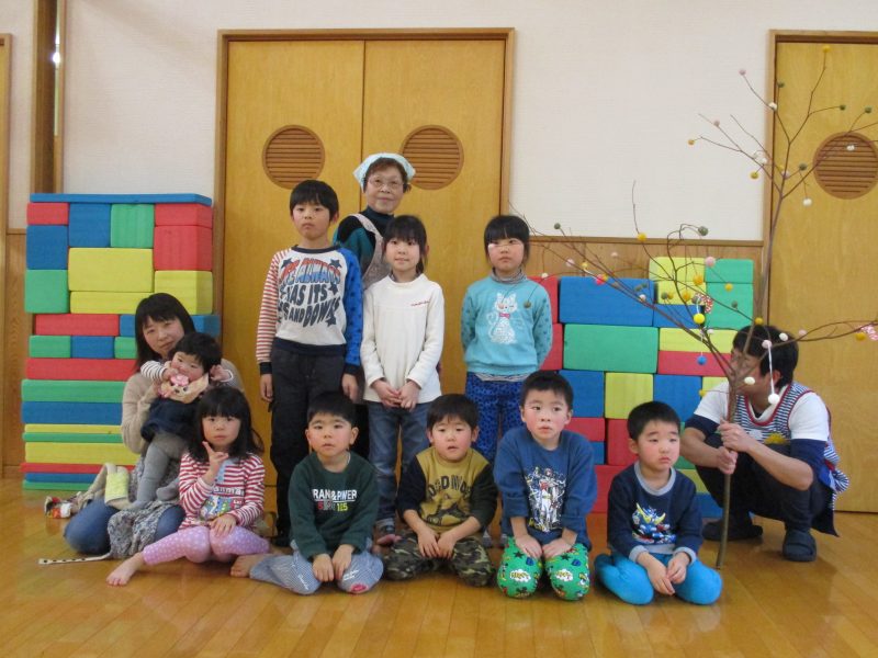 班ごとに分かれて記念撮影2