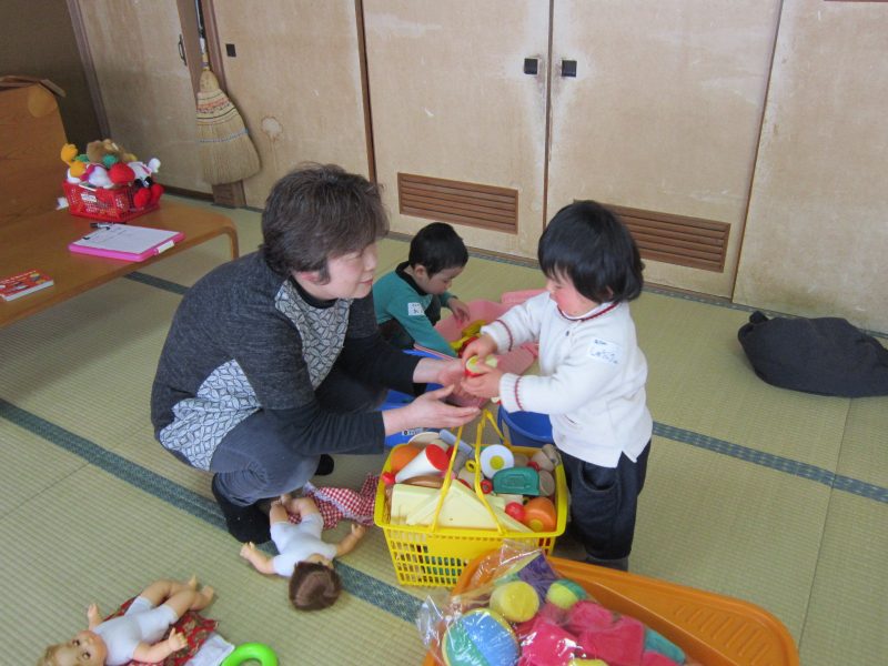 お子さんが遊んでいる様子