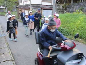 虫供養の様子1