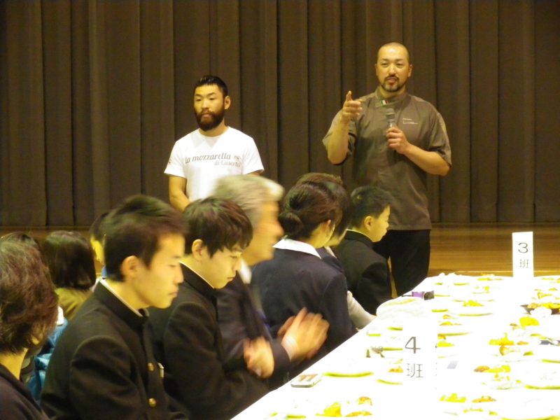 会食の様子1