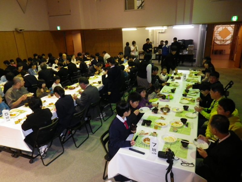 会食の様子3