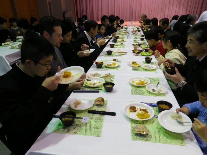 会食の様子5