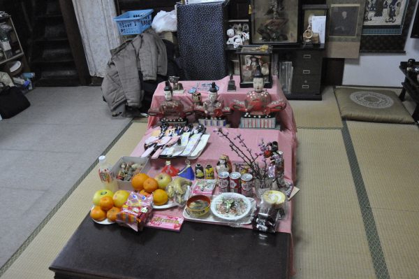 ひな流しの準備の様子