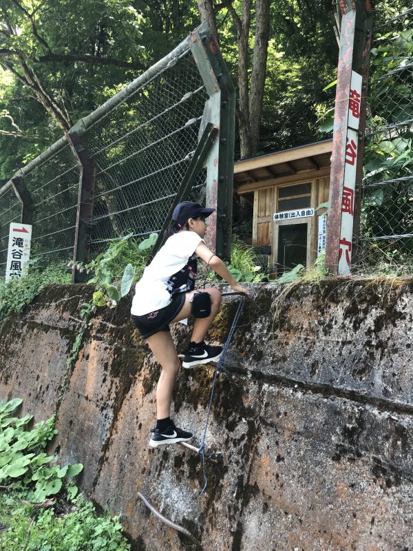 滝谷風穴の様子1