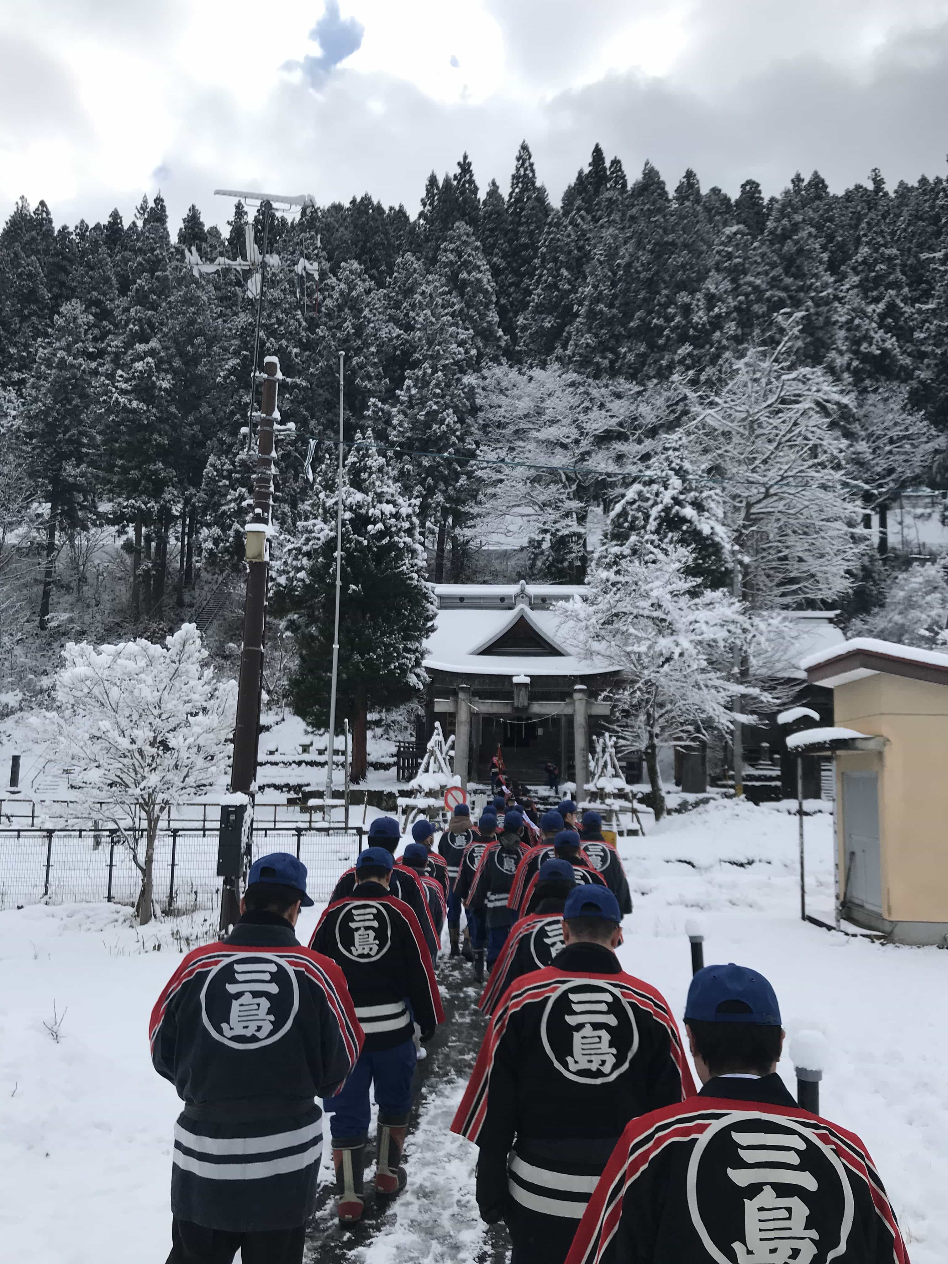 三島神社で無火災祈願を執り行った様子