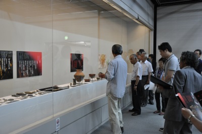 荒屋敷遺跡出土品展の様子1
