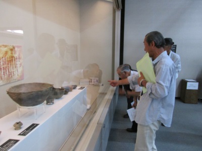 荒屋敷遺跡出土品展の様子2