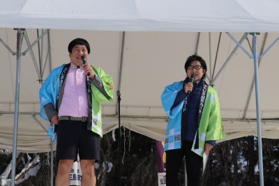 総合司会の吉本興業所属「ぺんぎんナッツ」さんの写真