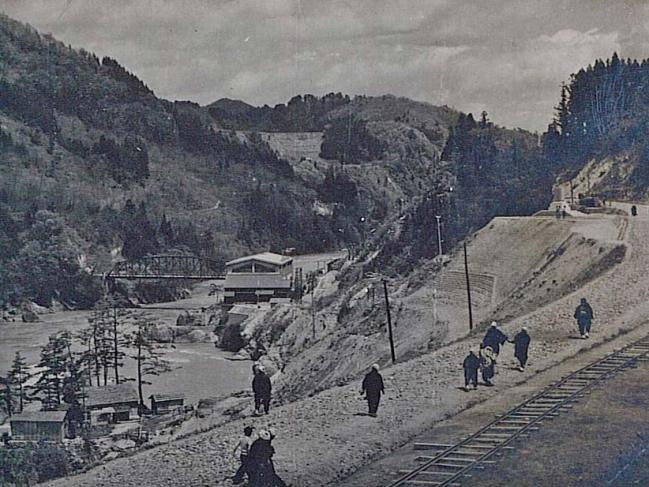 1940年代当時のダム開発風景
