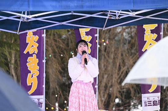 福島県矢吹町出身の演歌歌手津吹みゆさん01