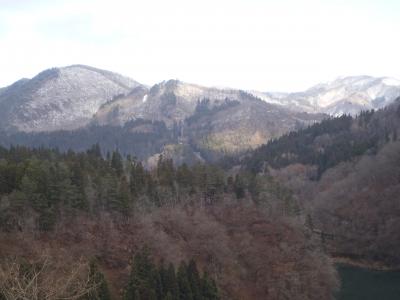 第一橋梁向かいの山並の画像
