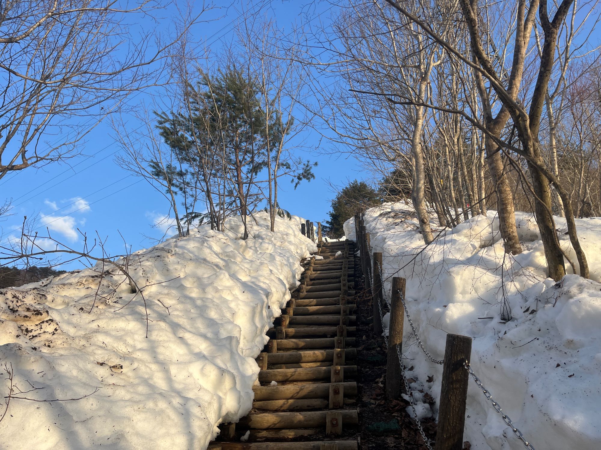 D地点までの階段の画像