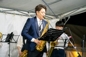 ③
