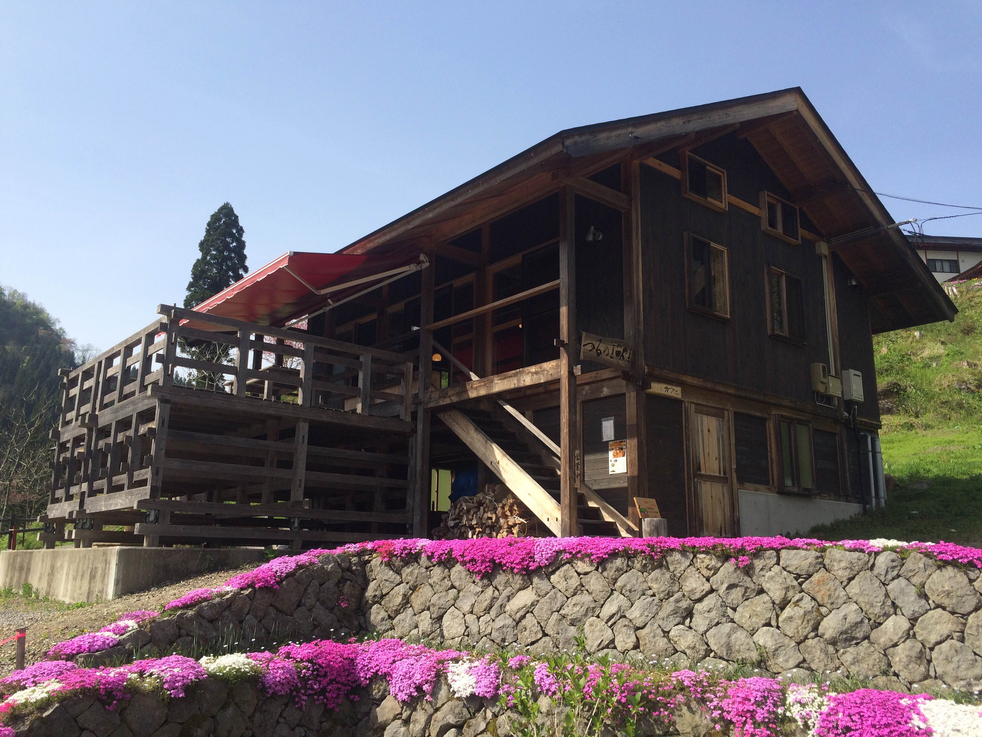 つるのＩＯＲＩカフェ外観画像