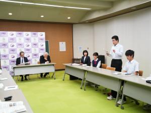 ②
